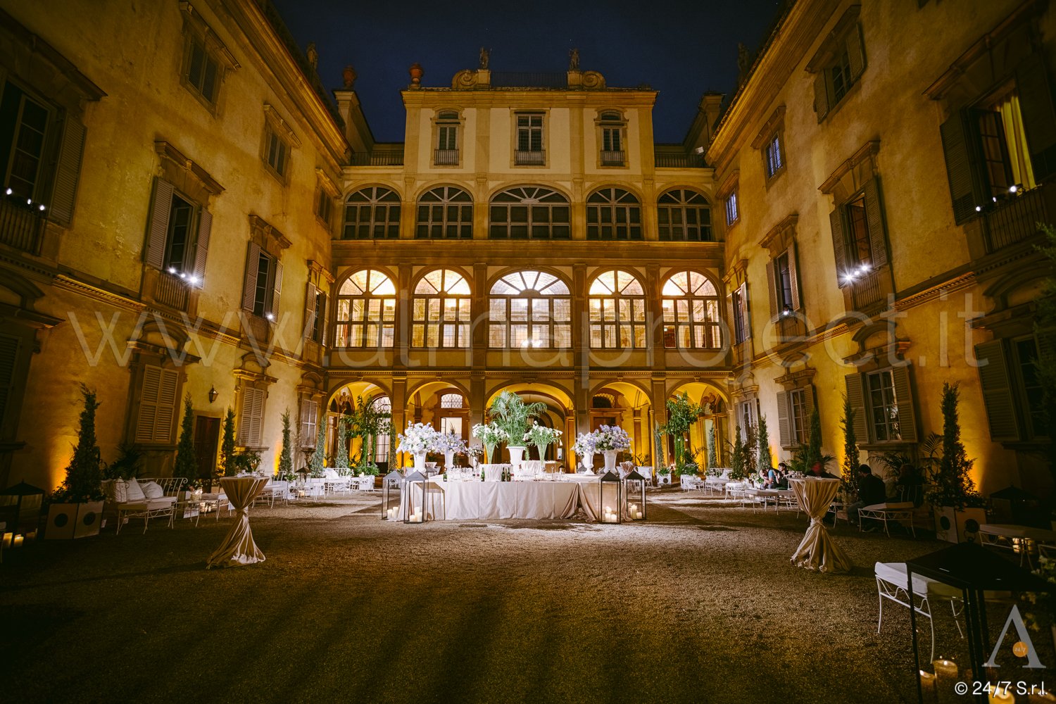 2BALMAPROJECT243A740PalazzoCorsini-CourtyardLighting-AmberUpligts-170708-18.jpg