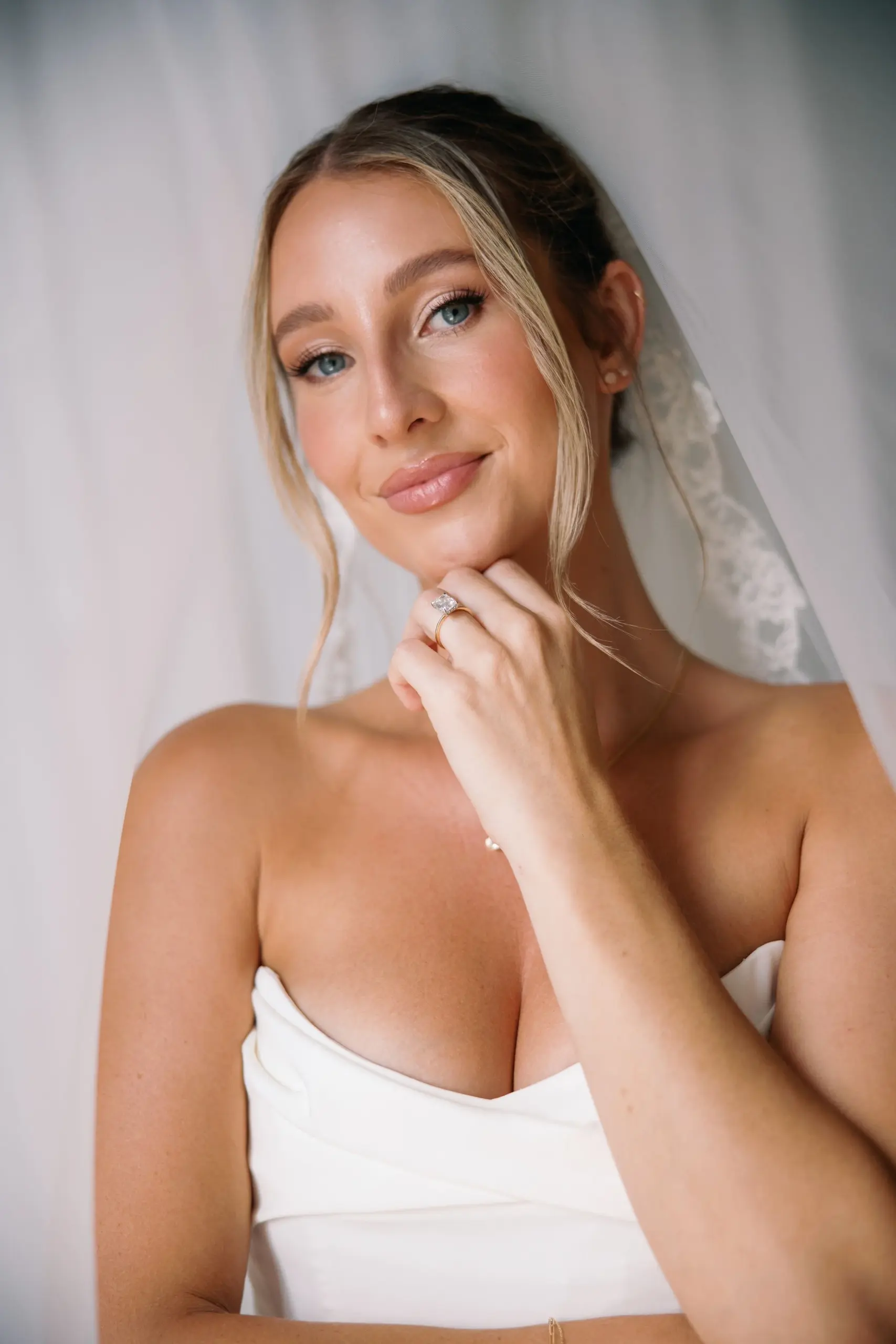 bridalbeautyformikaelatuscanyweddingphotobyemilymichelson.webp