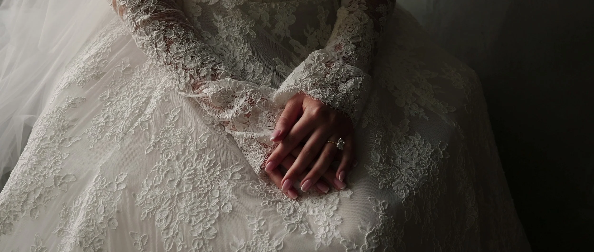 bride-hands-detail.webp